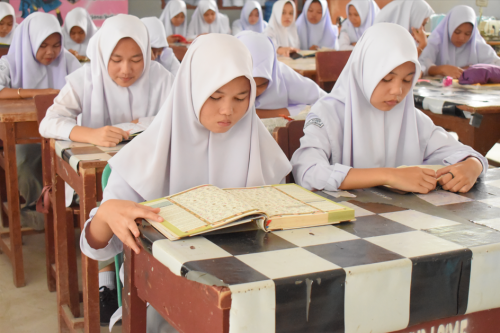 Kegiatan Tadarus Al Quran di Bulan Ramadhan