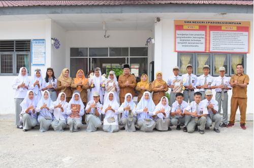 5 Perbedaan Guru Jaman Dulu dan Sekarang