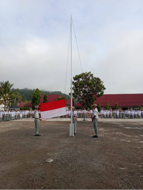 Upacara Bendera Senin 3 Februari 2025 